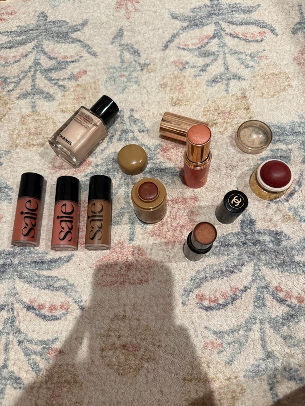 Chanel, Rhode, Gucci, Charlotte Tilbury, Saie and more makeup bundle - Picture 7 of 12